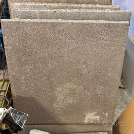 Mattonelle in cemento da giardino