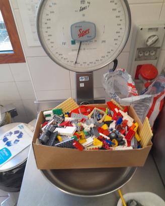 mattoncini lego un kg. e mezzo