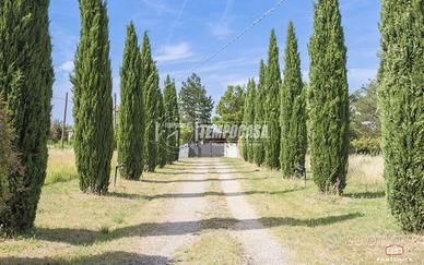 SPLENDIDA VILLA ESCLUSIVA SULLE COLLINE DI CASTEL