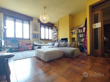 Appartamento di 122 m² con 3 locali e box auto a L