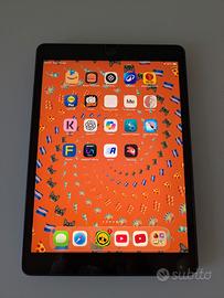 Apple iPad 8th 10.2 Wi-Fi 128 GB usato