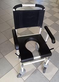 Sedia tipo comoda con rotelle per anziani disabili