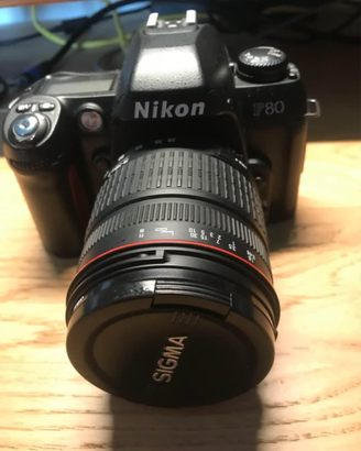 Fotocamera analogica Nikon F80 + sigma 28-200