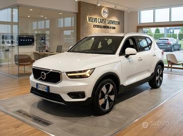 Volvo XC40 B3 automatico Ultimate Dark