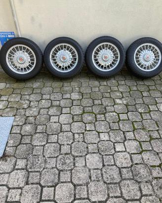 Cerchi in lega gommati Fiat 500 d’epoca