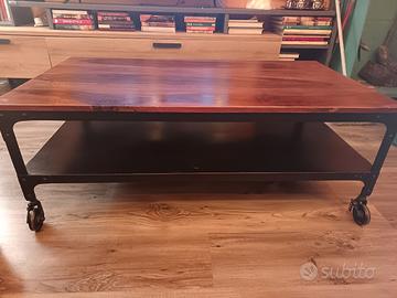 Tavolino da salotto stile industriale con ruote 