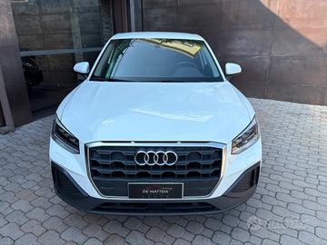 Audi Q2 35 TFSI S tronic Identity Black