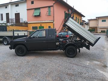 NISSAN 4x4  RIBALTABILE TRILATERALE 