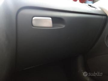 Cassetto portaoggetti AUDI A4 del 2011
