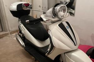 Beverly 300 tourer