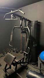 Stazione Fitness e panca con bilanciere