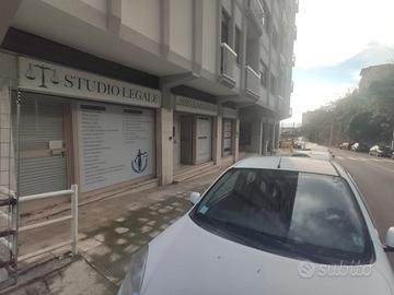 Locale commerciale ufficio o negozio