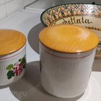 1 piatto spaghetti, 2 barattoli e 6 tazzine caffè