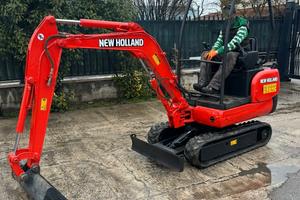 E166 Mini escavatore New Holland 15 q