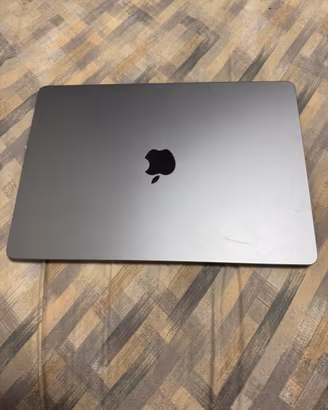 Macbook Air 15" M3 2024 (leggi descrizione)