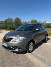 Lancia Ypsilon 1.2 69 CV 5 porte Silver