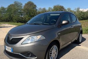 Lancia Ypsilon 1.2 69 CV 5 porte Silver