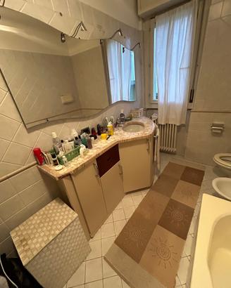 Mobile bagno con specchio