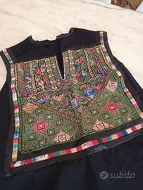 Abito tradizionale etnico palestinese.