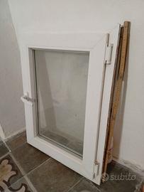FINESTRA 1 ANTA IN PVC doppia camera usata 80x60cm