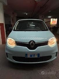 MACCHINA TWINGO