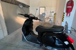 Vespa gts super 300 Anno 2011 23000 chilometri