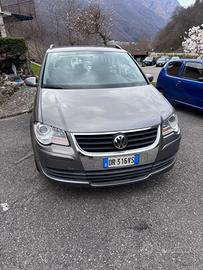 Volkswagen Touran 2.0 TDI DPF Highline 7 POSTI