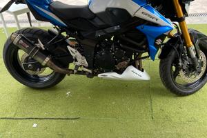 Suzuki GSR750