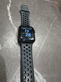 Apple watch 4  40 mm gps+cell