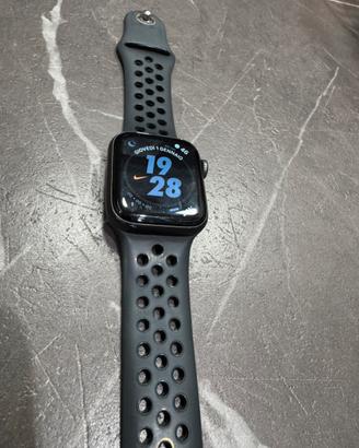 Apple watch 4  40 mm gps+cell