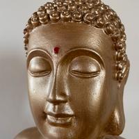 Statua del Buddha in cemento/pietra