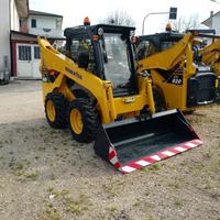 Pala compatta komatsu sk820-8 CABINA CON ARIA COND