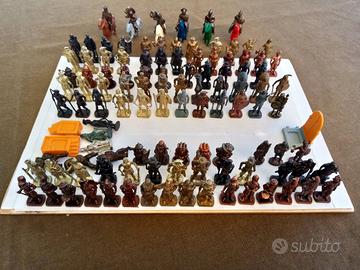 Lotto di più di 110 soldatini e cavalli kinder