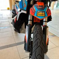 Ktm adventure r 890