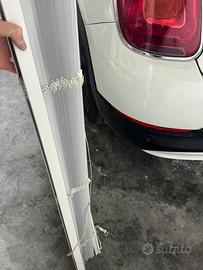 Due   Tende persiane nuove 