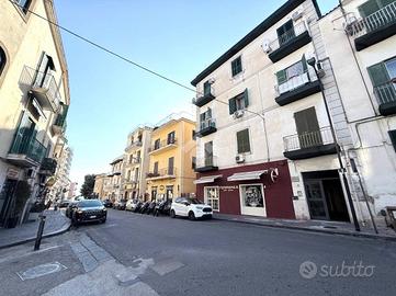 3 LOCALI A POZZUOLI