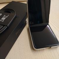 Motorola Razr 50 256GB come nuovo (4 mesi)