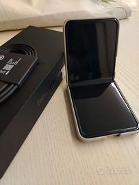 Motorola Razr 50 256GB come nuovo (4 mesi)