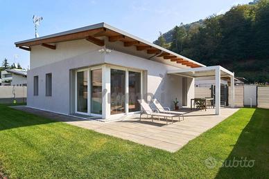 Villa di 117 m² con 5 locali e posto auto a Marchi