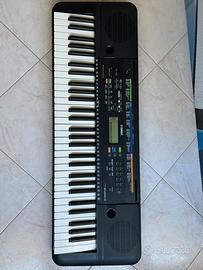 Tastiera portatile Yamaha PSR-E253