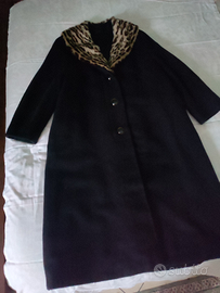 Cappotto nero in lana