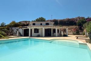 Villa con Piscina zona Chia