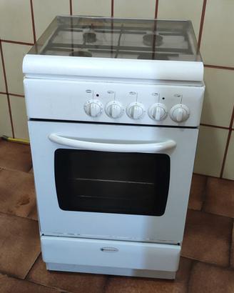CUCINA 4 FUOCHI PIU FORNO