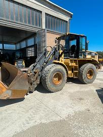 Caterpillar IT28G pala gommata
