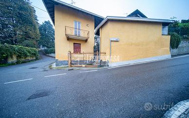 AMPIA VILLA BIFAMILIARE CON GIARDINO!