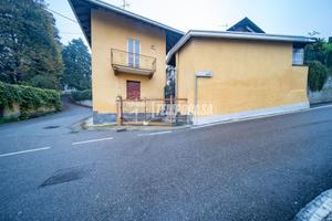 AMPIA VILLA BIFAMILIARE CON GIARDINO!