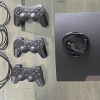 PlayStation 3 con 3 controller e 32 giochi