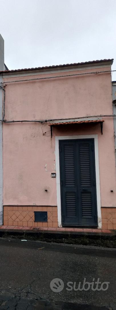 Centro.Rustico ristrutturato con terreno - Vista 3