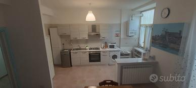Gaeta-zona Serapo. 3 camere, 2 bagni e giardino