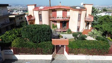 BIFAMILIARE A POLLENA TROCCHIA